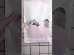 Bìa giấy thủy tinh với tay cầm để đóng gói và mua sắm