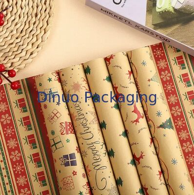 Giấy bọc Giáng sinh Cuộn giấy PE phủ chống nước với các mẫu Xmas cổ điển Cho gói quà DIY thủ công