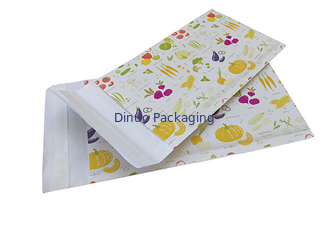 Không có giấy trắng bằng giấy trắng có đệm giấy phong bì thân thiện với môi