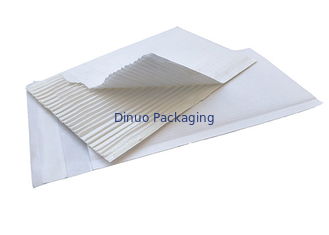 Giấy dán tường chống sốc màu trắng