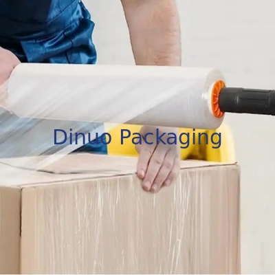 LLDPE Red Stretch And Shrink Film 0.012mm Được thiết kế với tay cầm nhựa