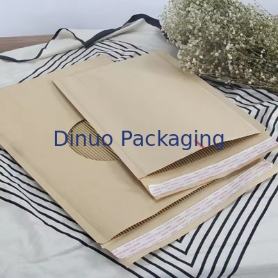 Ưu tiên Honeycomb đệm lốp Poly Mailer Gấp gạc Chiếc phong bì vận chuyển Kraft giấy bong bóng túi thư